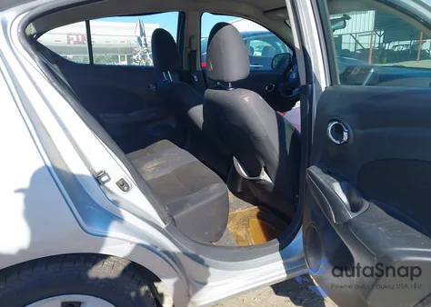 2013 Nissan Versa 1.6 Sv z USA, uszkodzony, nr VIN 3N1CN7AP0DL820481